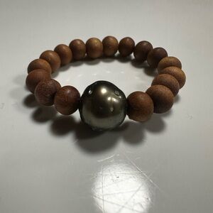 Brand New Tahitian Pearl Baby Bracelet.